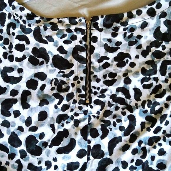 Tommy Bahama Long Sleeve Dress Leopard size Small - Picture 3 of 6